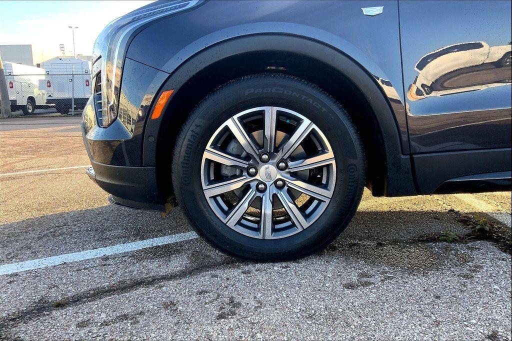 used 2022 Cadillac XT4 car, priced at $28,693