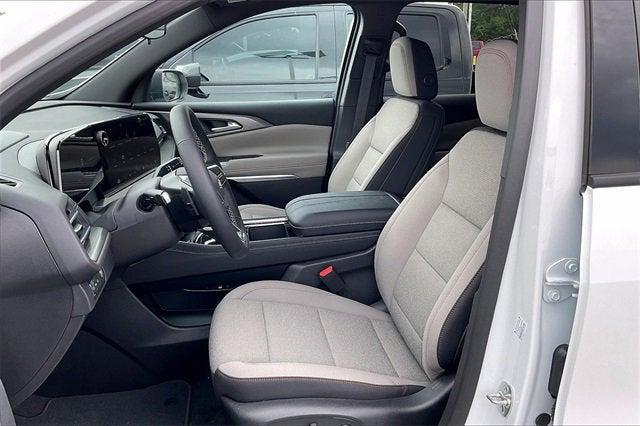 new 2025 Chevrolet Traverse car, priced at $42,870