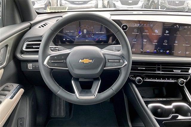 new 2025 Chevrolet Traverse car, priced at $42,870