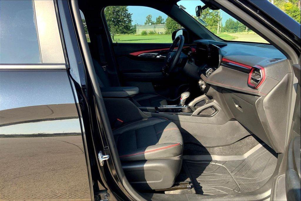 used 2025 Chevrolet TrailBlazer car, priced at $26,990