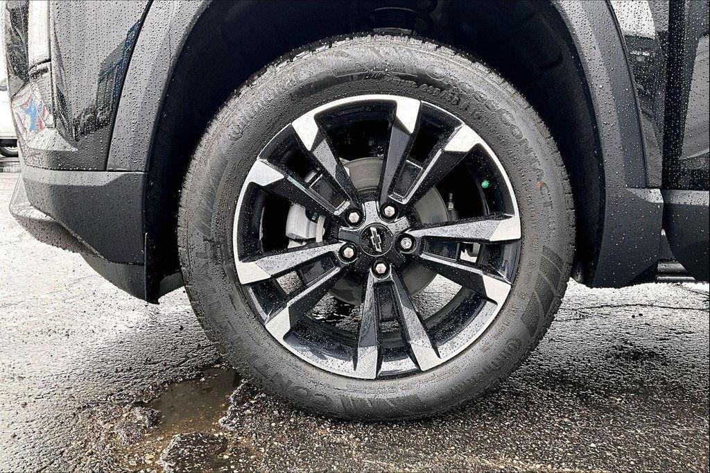 new 2026 Chevrolet Equinox car, priced at $38,290