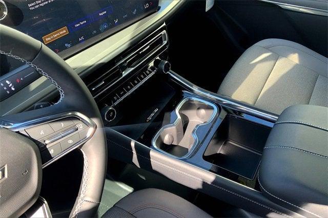 new 2025 Chevrolet Traverse car, priced at $41,020