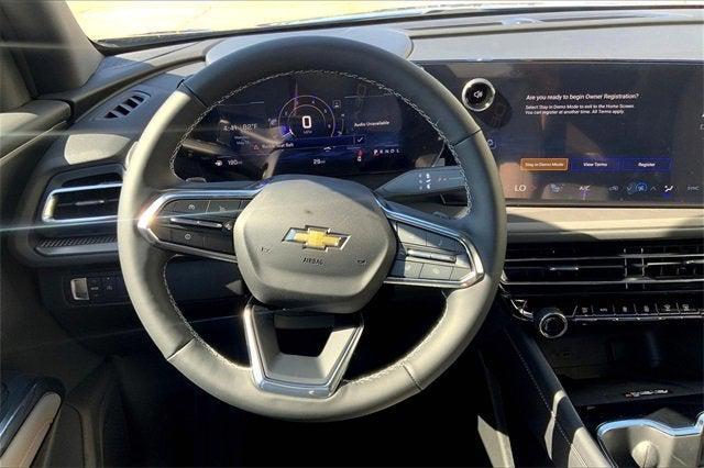new 2025 Chevrolet Traverse car, priced at $41,020
