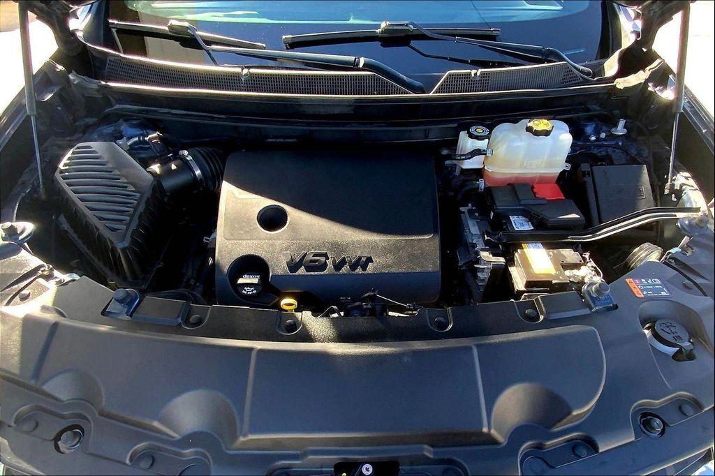 used 2022 Chevrolet Traverse car, priced at $23,986