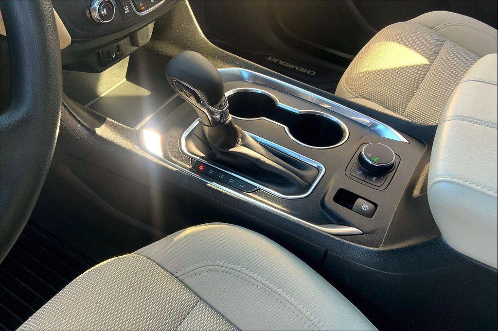 used 2022 Chevrolet Traverse car, priced at $23,986