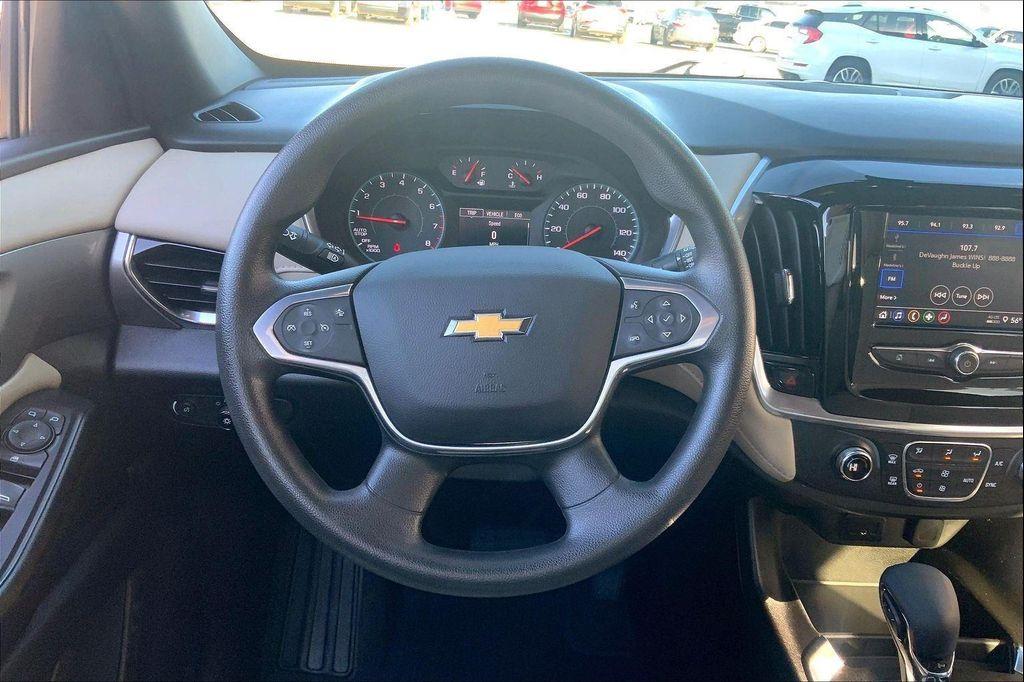 used 2022 Chevrolet Traverse car, priced at $23,986