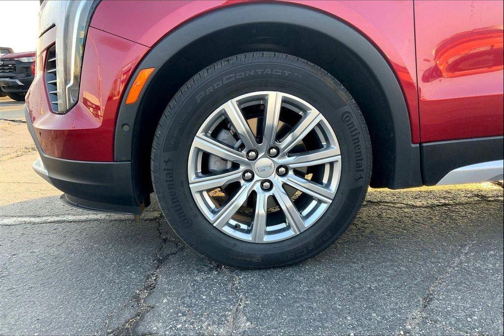 used 2023 Cadillac XT4 car, priced at $28,301