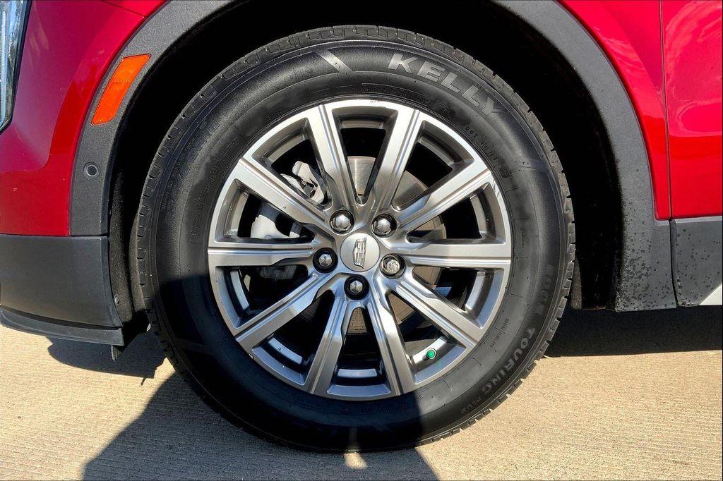 used 2022 Cadillac XT4 car, priced at $23,890