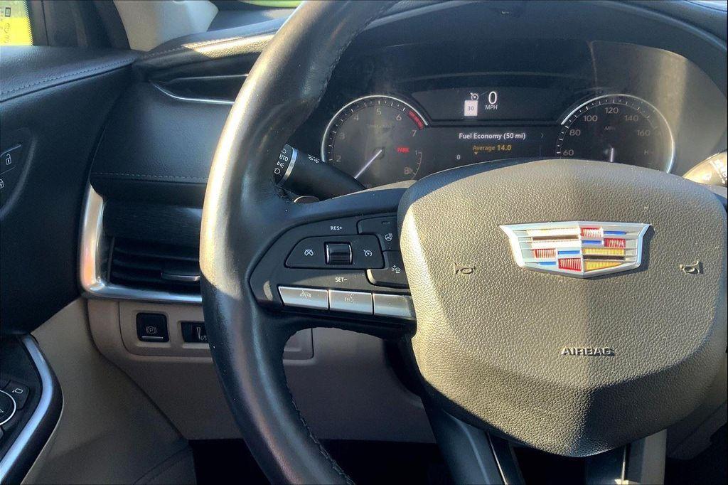 used 2022 Cadillac XT4 car, priced at $23,890