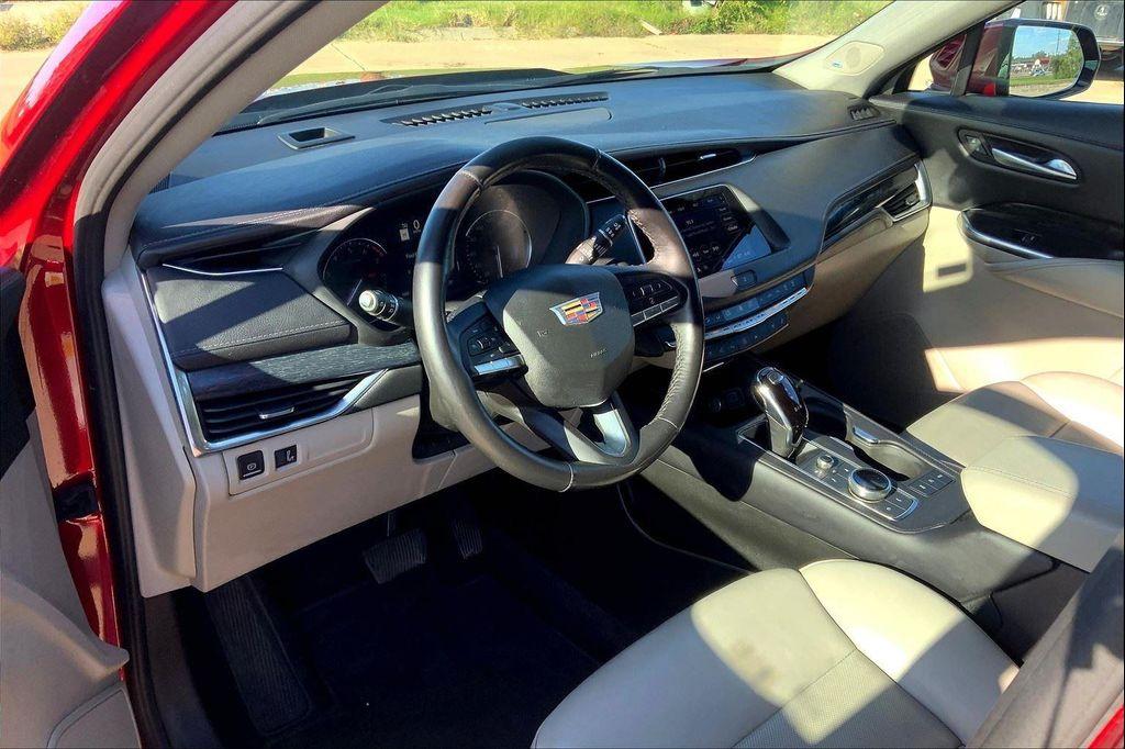 used 2022 Cadillac XT4 car, priced at $23,890