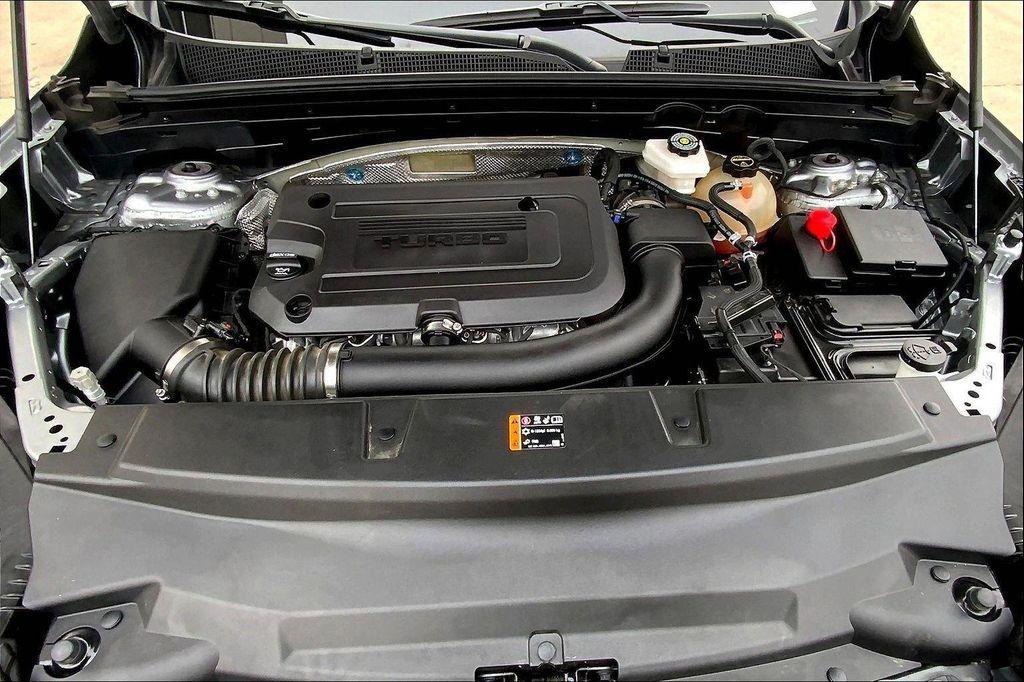 used 2025 Buick Envision car, priced at $27,223