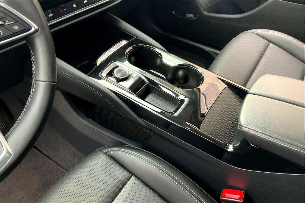 used 2025 Buick Envision car, priced at $27,223