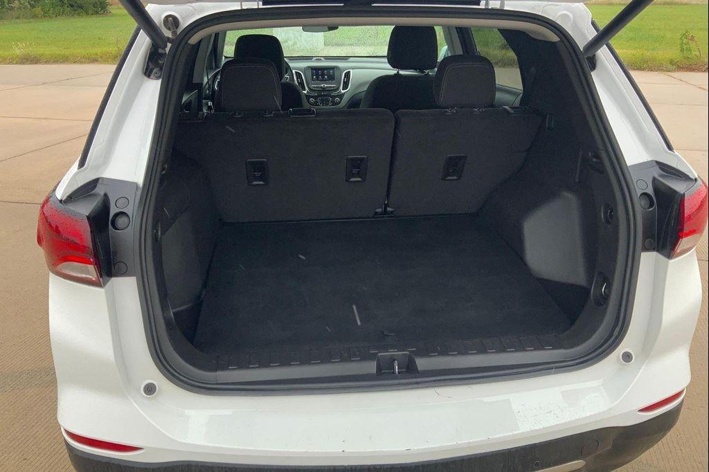 used 2024 Chevrolet Equinox car, priced at $21,137