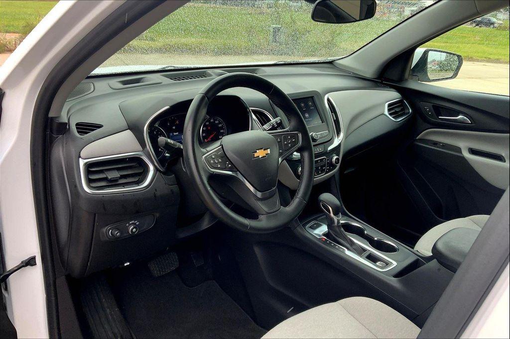 used 2024 Chevrolet Equinox car, priced at $21,137