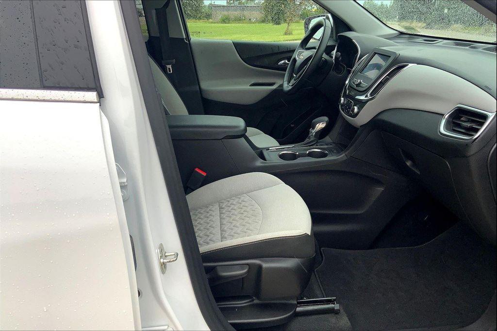 used 2024 Chevrolet Equinox car, priced at $21,137