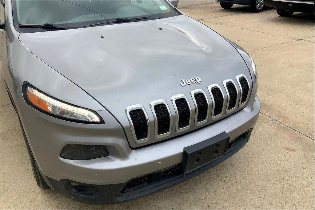 used 2016 Jeep Cherokee car, priced at $10,533