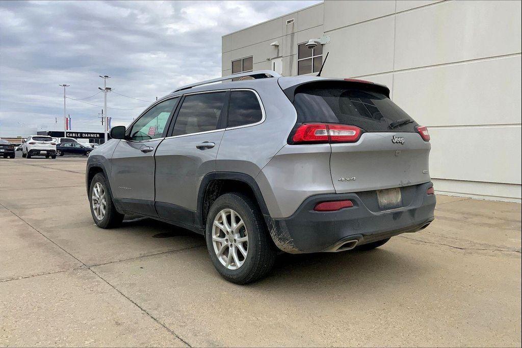 used 2016 Jeep Cherokee car, priced at $10,533