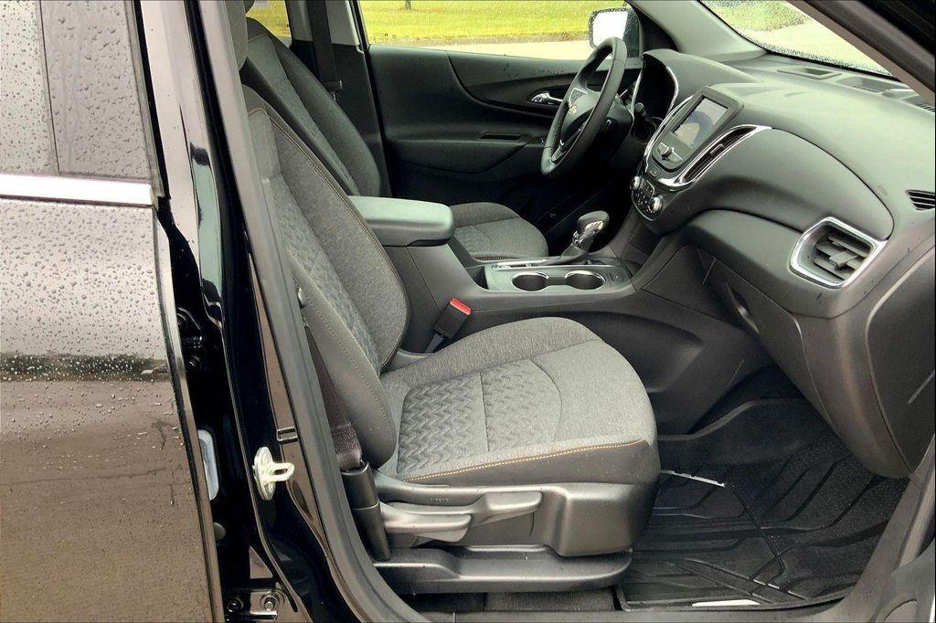 used 2022 Chevrolet Equinox car, priced at $22,009