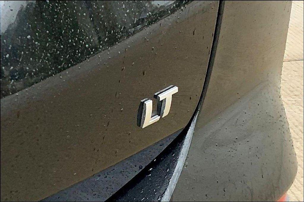 used 2022 Chevrolet Equinox car, priced at $22,009