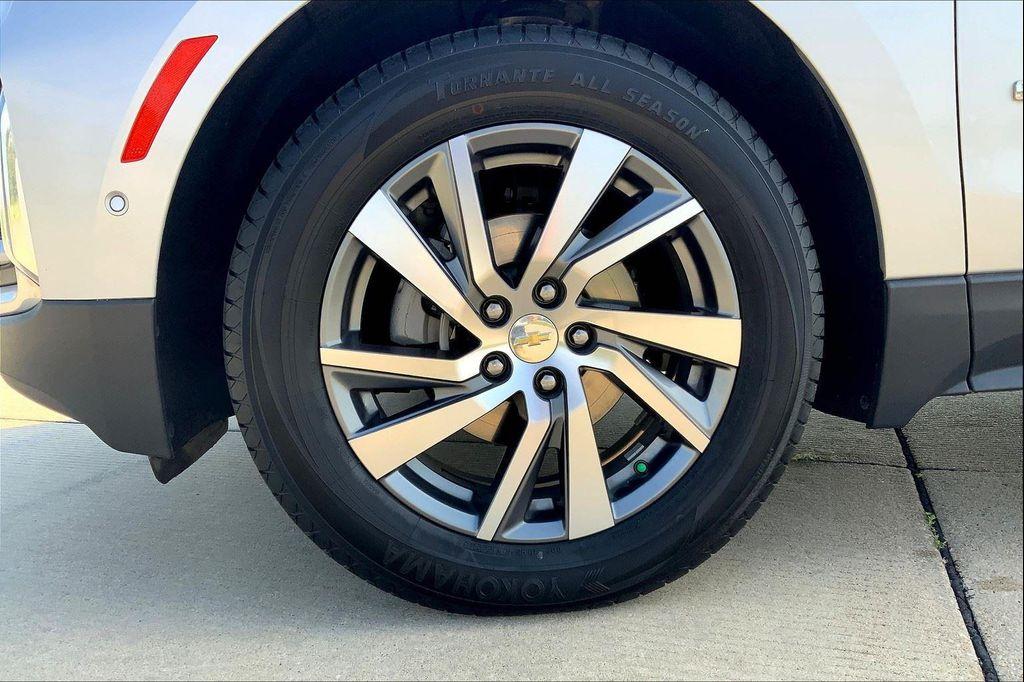 used 2022 Chevrolet Equinox car, priced at $19,362