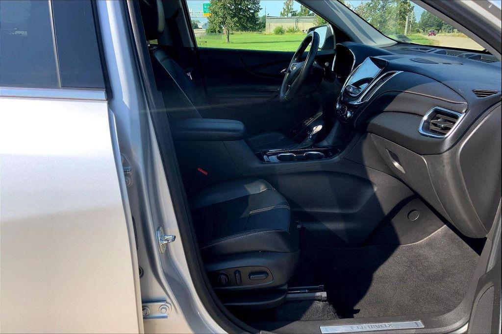 used 2022 Chevrolet Equinox car, priced at $19,362