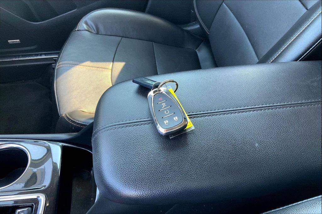 used 2022 Chevrolet Equinox car, priced at $19,362