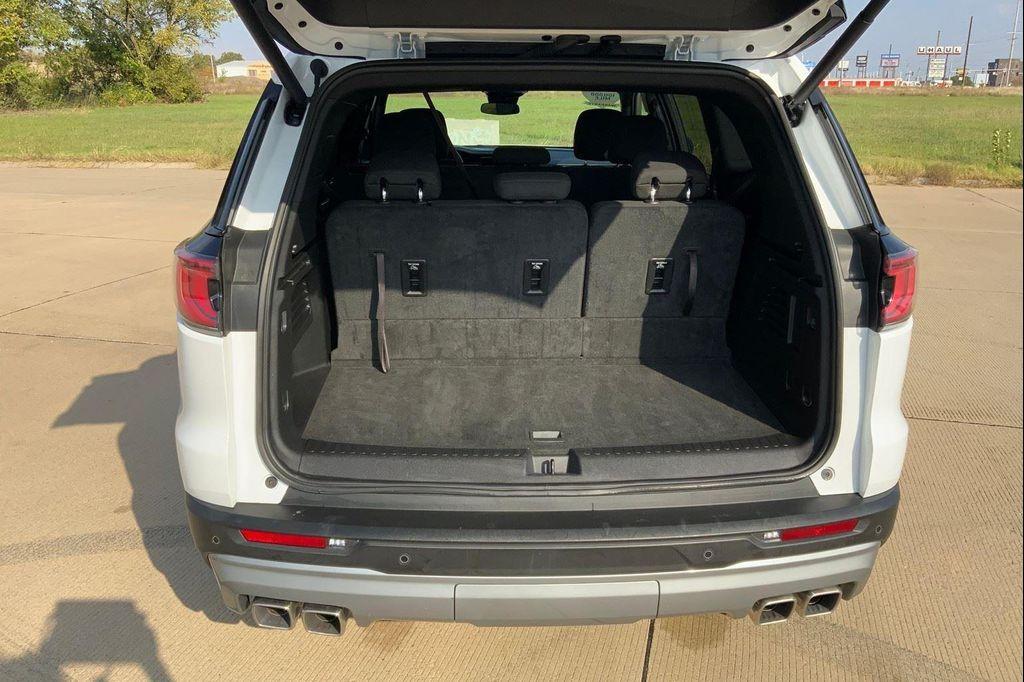 used 2025 GMC Acadia car, priced at $30,292