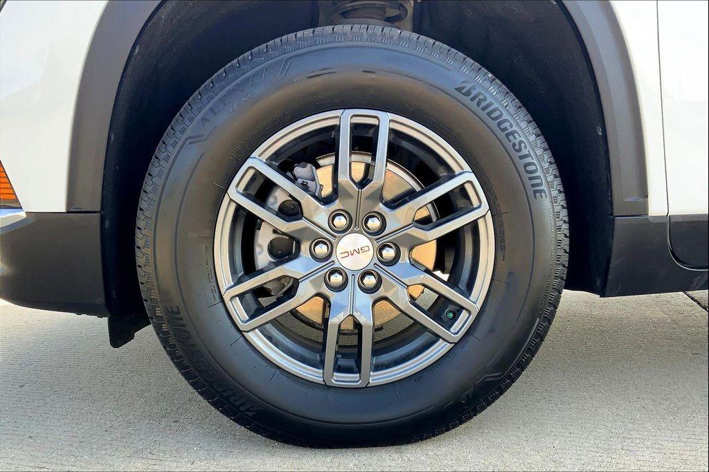 used 2025 GMC Acadia car, priced at $30,292