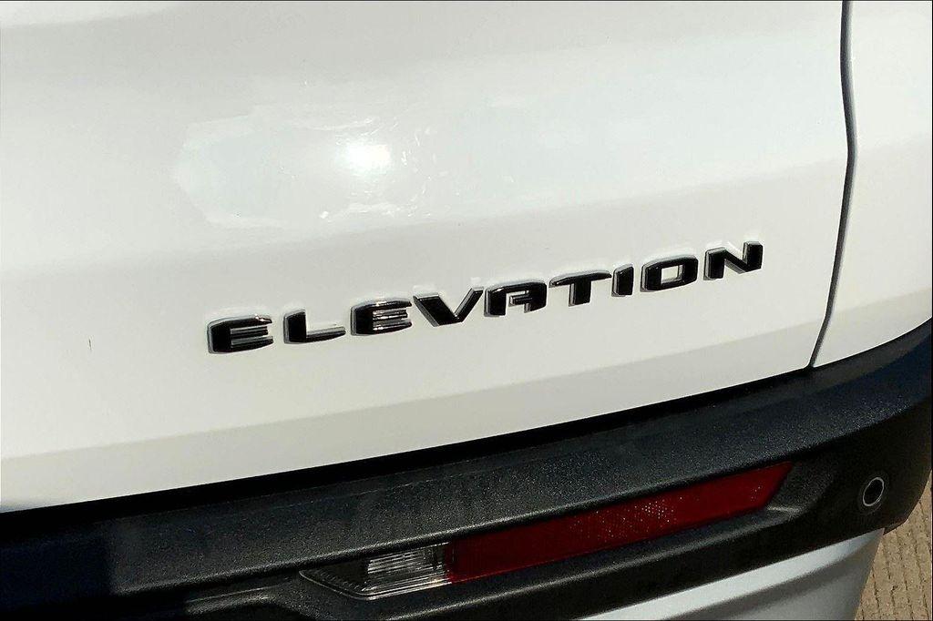 used 2025 GMC Acadia car, priced at $30,292