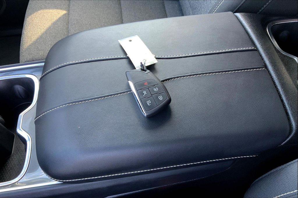 used 2025 GMC Acadia car, priced at $30,292