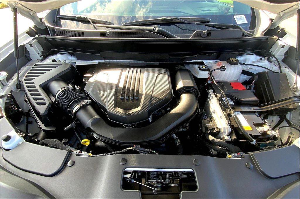 used 2025 GMC Acadia car, priced at $30,292