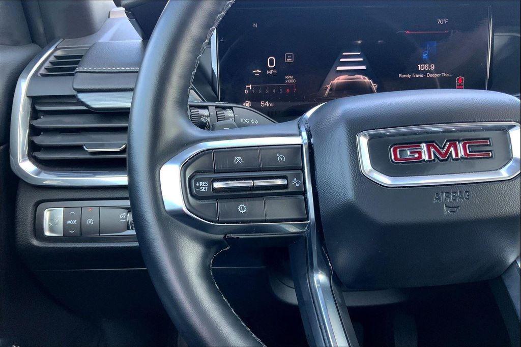 used 2025 GMC Acadia car, priced at $30,292