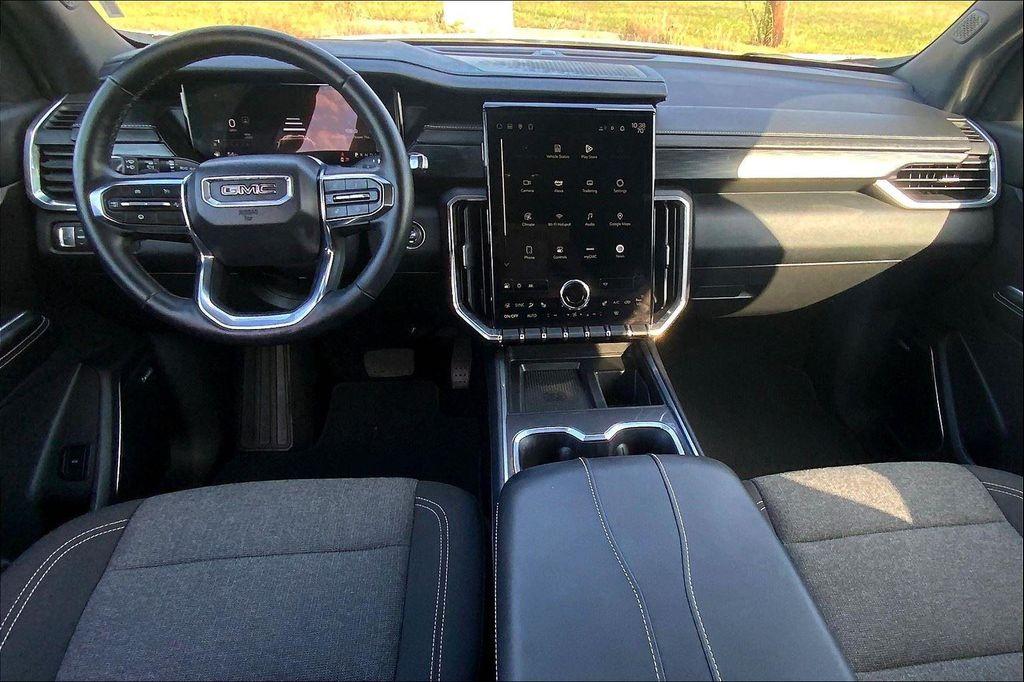 used 2025 GMC Acadia car, priced at $30,292