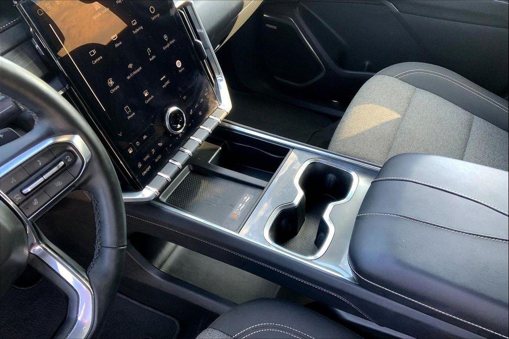 used 2025 GMC Acadia car, priced at $30,292