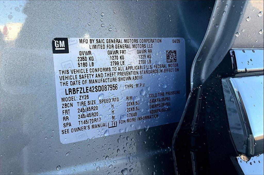 new 2025 Buick Envision car, priced at $38,735