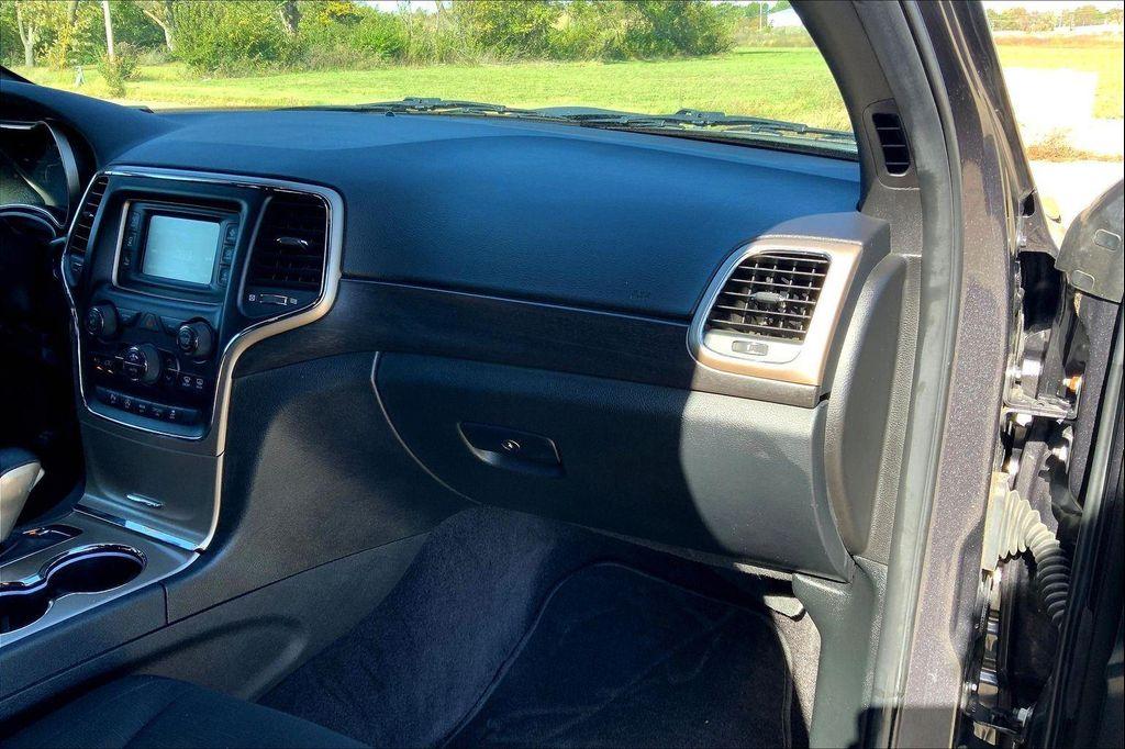 used 2017 Jeep Grand Cherokee car, priced at $17,422