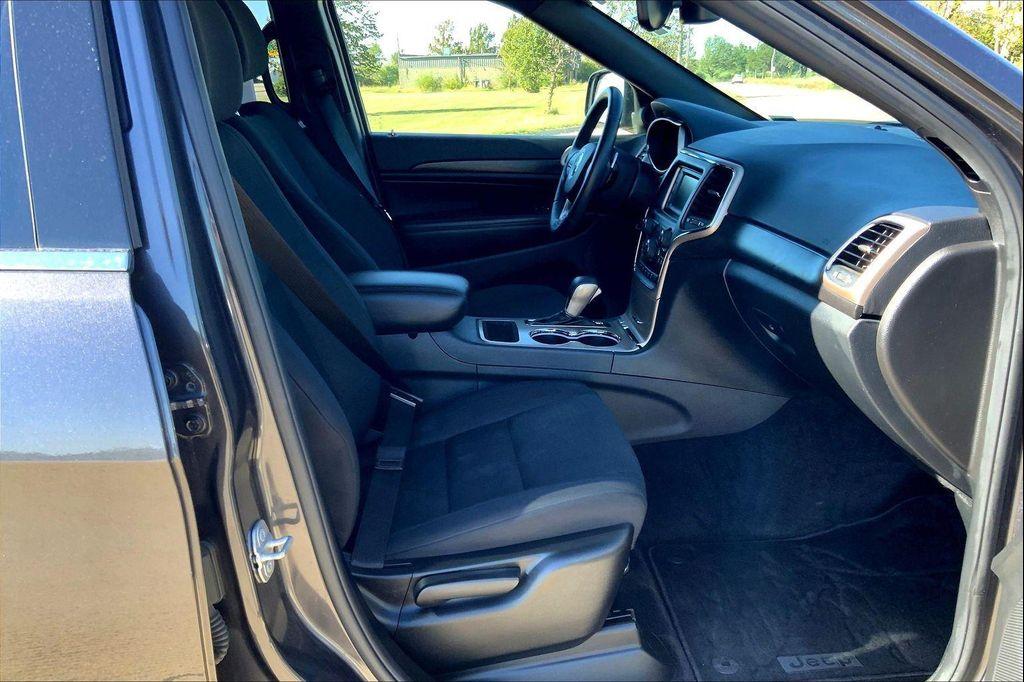 used 2017 Jeep Grand Cherokee car, priced at $17,422