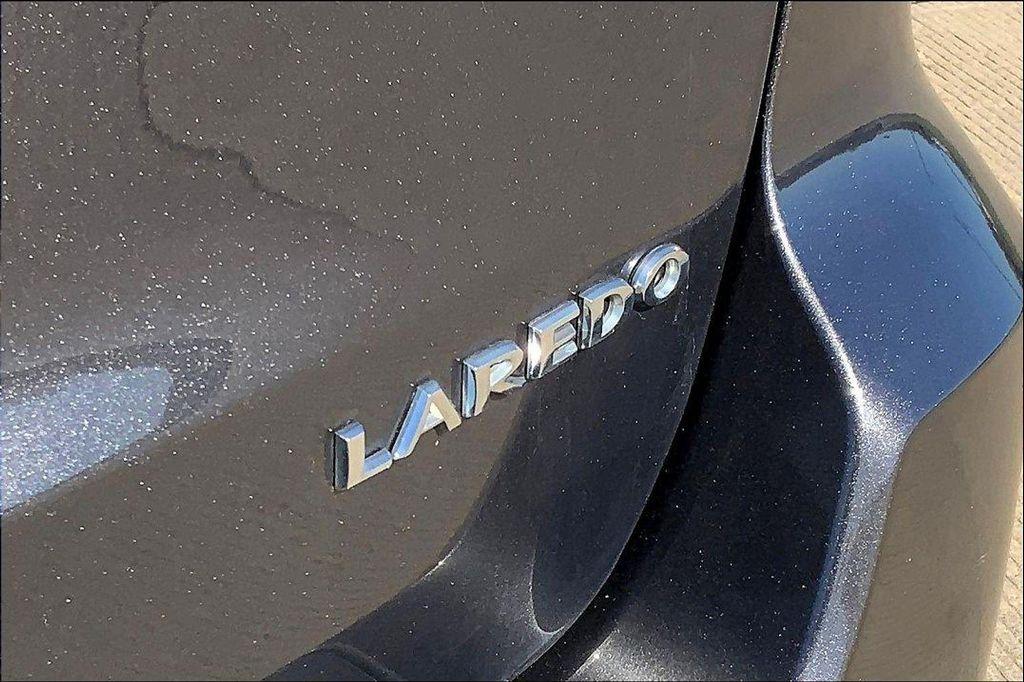 used 2017 Jeep Grand Cherokee car, priced at $17,422