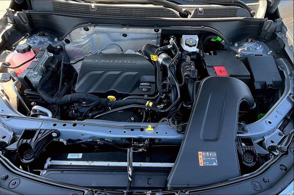 new 2025 Buick Envista car, priced at $25,250