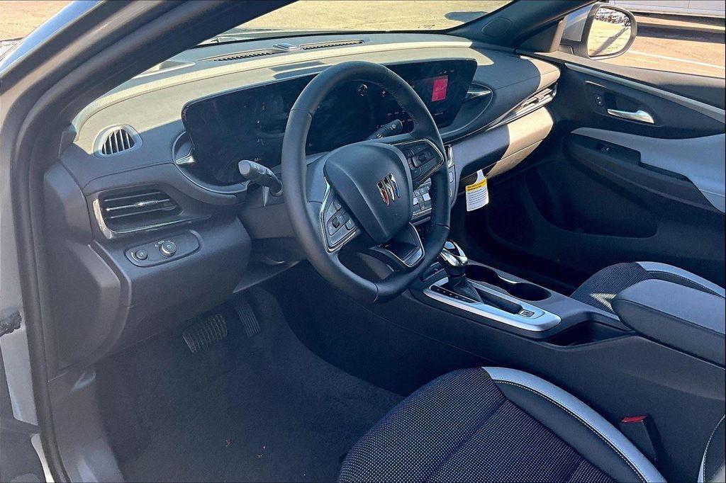 new 2025 Buick Envista car, priced at $25,250