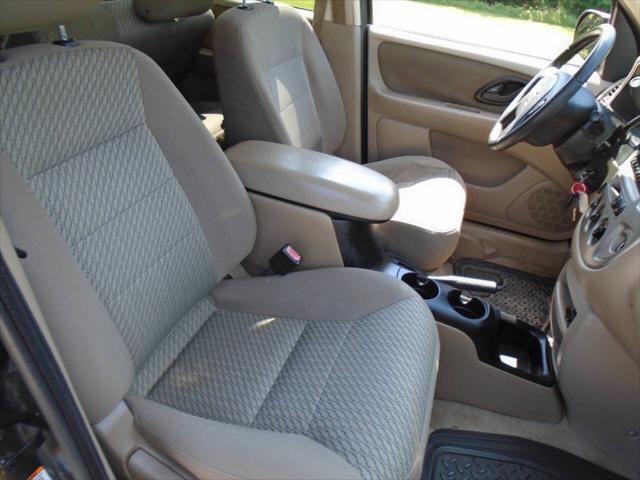 used 2004 Ford Escape car, priced at $2,295