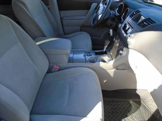 used 2011 Toyota Highlander car, priced at $9,995