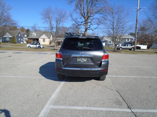 used 2011 Toyota Highlander car, priced at $9,995