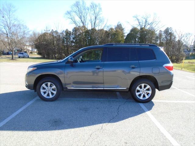 used 2011 Toyota Highlander car, priced at $9,995