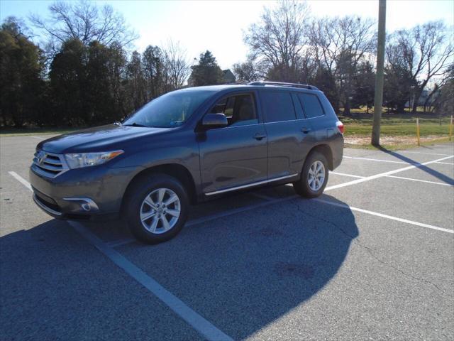 used 2011 Toyota Highlander car, priced at $9,995