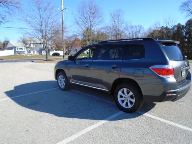 used 2011 Toyota Highlander car, priced at $9,995