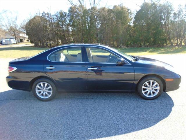 used 2004 Lexus ES 330 car, priced at $4,995