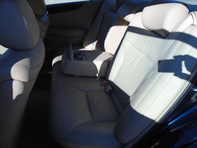 used 2004 Lexus ES 330 car, priced at $4,995