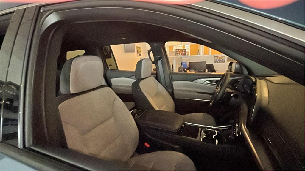 new 2026 Chevrolet Traverse car, priced at $45,195