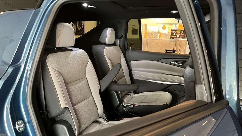 new 2026 Chevrolet Traverse car, priced at $45,195